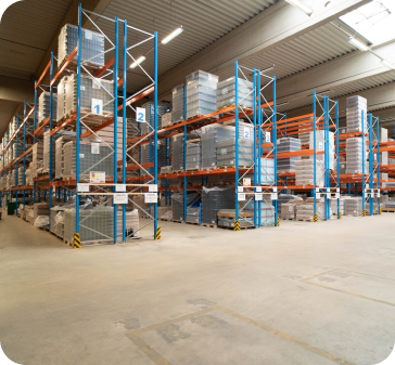 Centre logistique de Ransbach Entrepôt avec palettes empilées