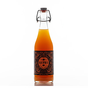 Bouteille à bouchon basculant Exemple de produit : bouteille à bouchon basculant remplie avec logo